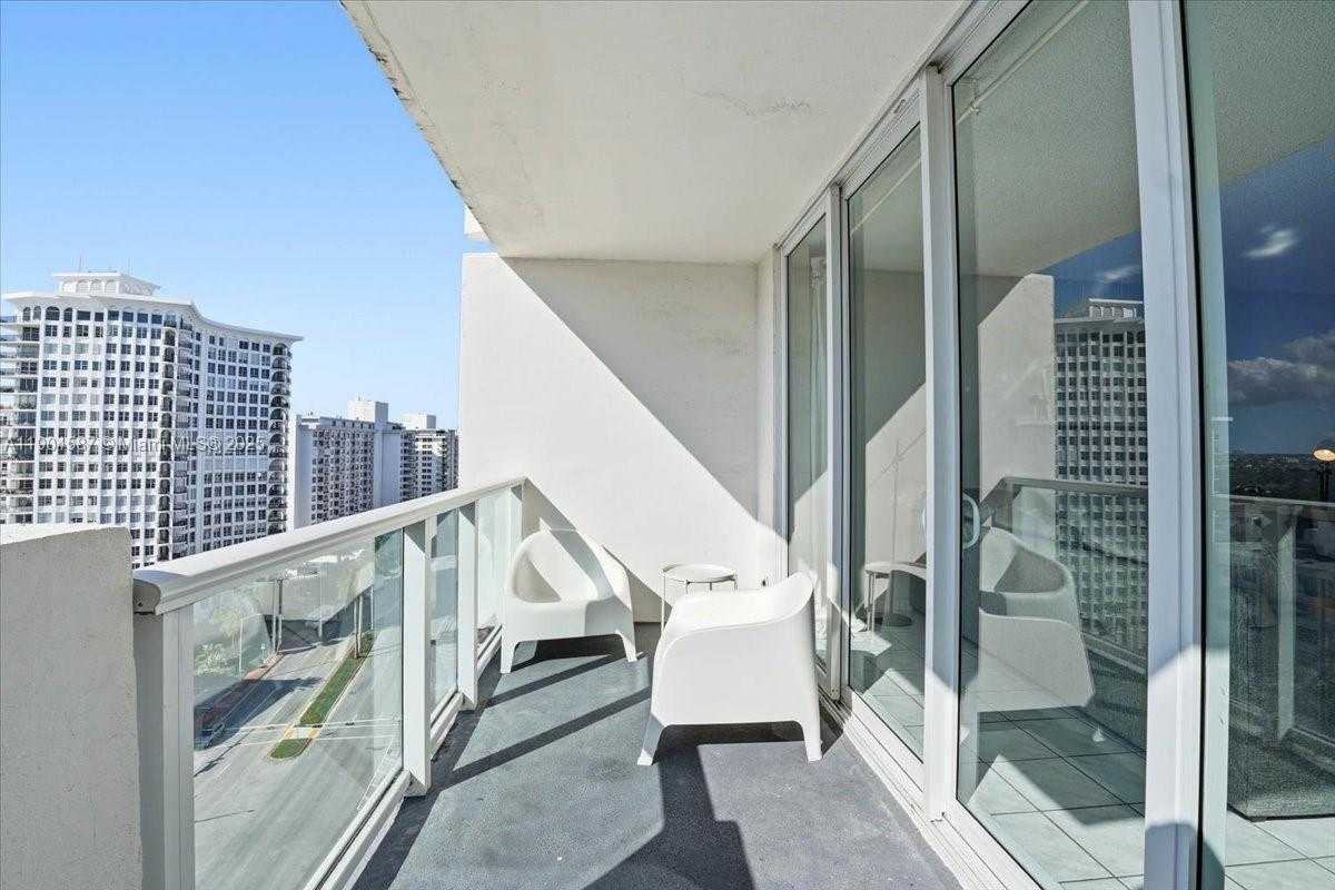 Small Image of 5601 COLLINS AVE #1517, Miami Beach Number 5