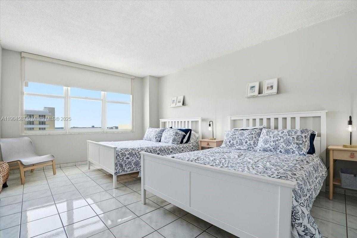 Small Image of 5601 COLLINS AVE #1517, Miami Beach Number 7