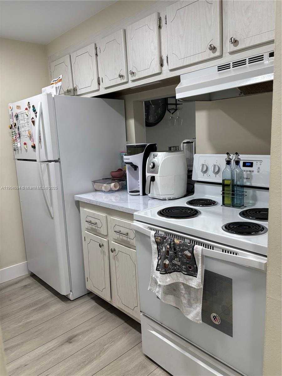 Small Image of 14525 NORTH KENDALL DR #307J, Miami Number 4