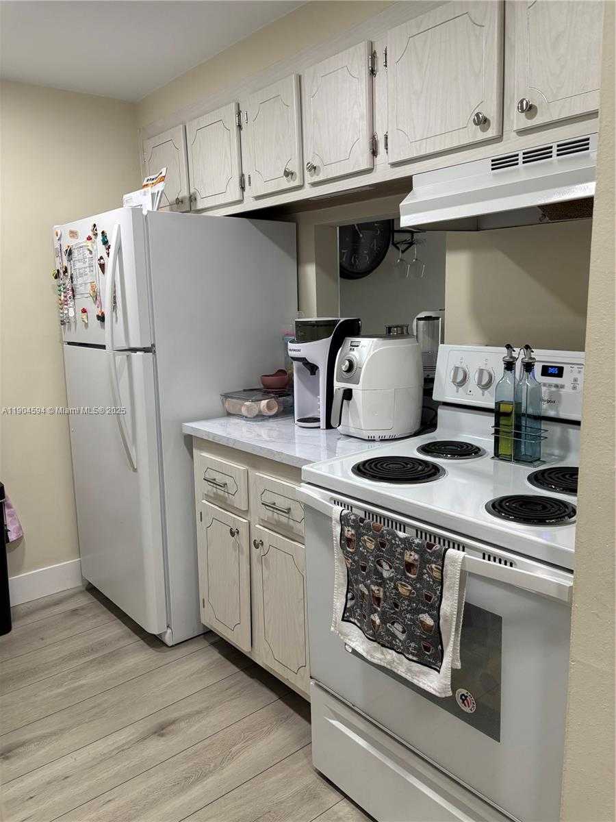 Small Image of 14525 NORTH KENDALL DR #307J, Miami Number 5