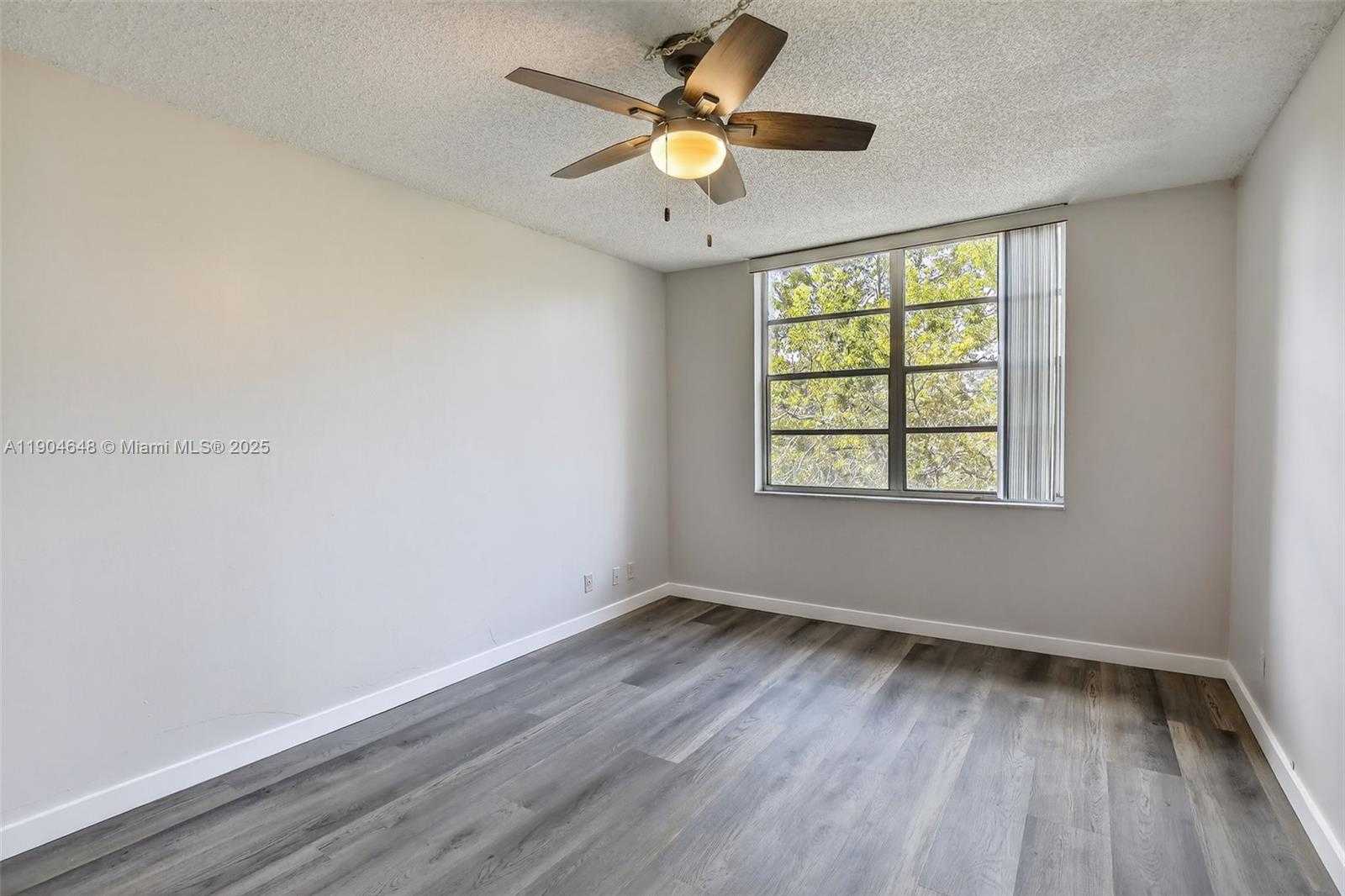 Small Image of 6500 CYPRESS RD #410, Plantation Number 13