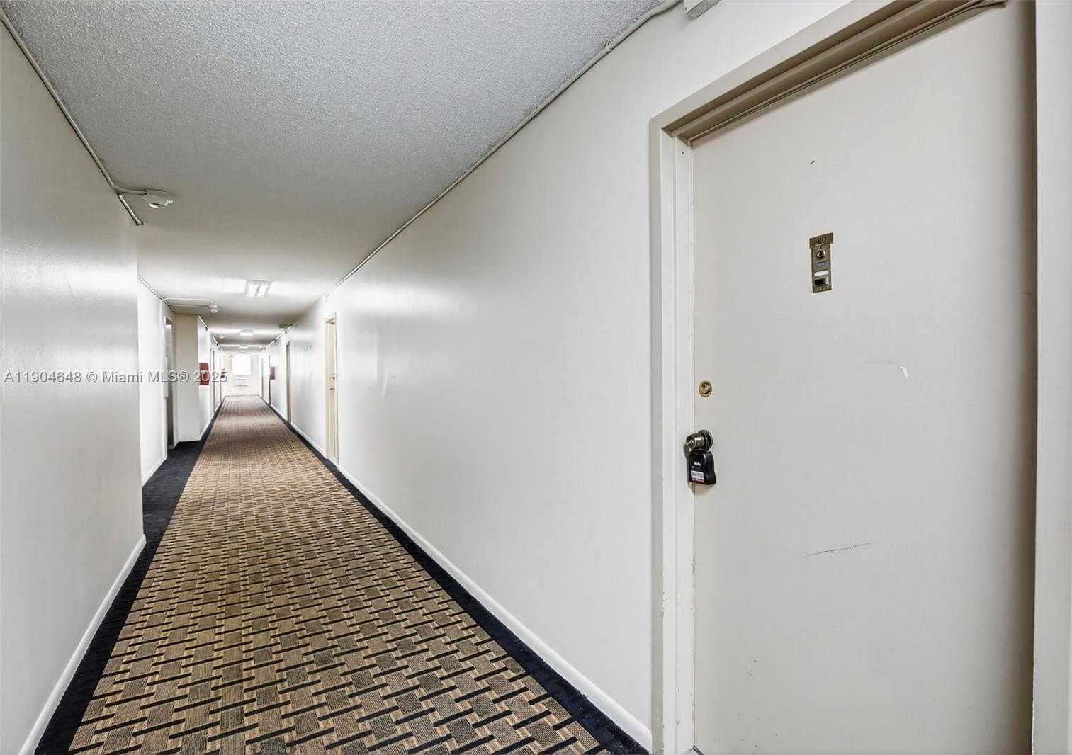 Small Image of 6500 CYPRESS RD #410, Plantation Number 20