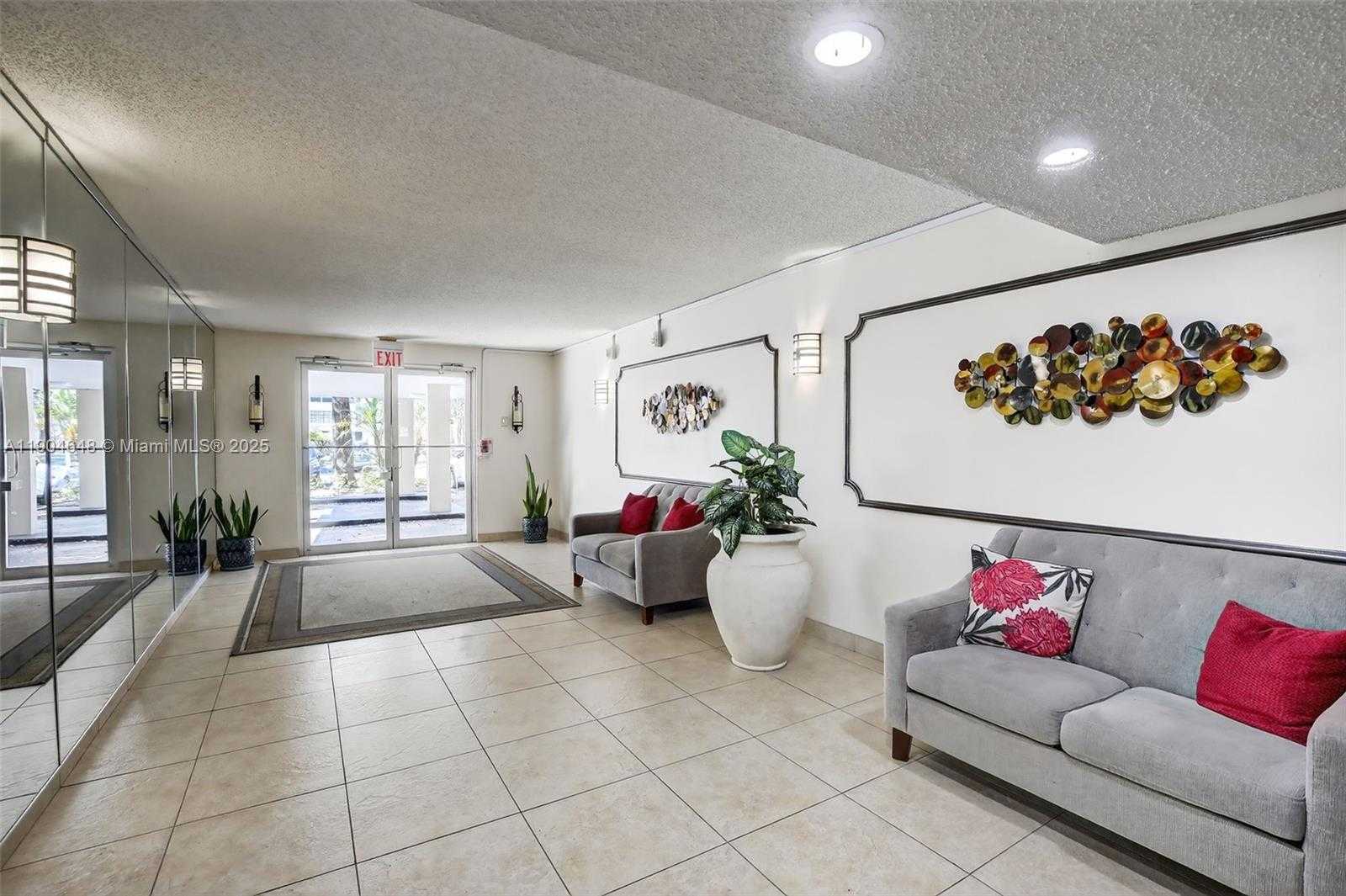 Small Image of 6500 CYPRESS RD #410, Plantation Number 22