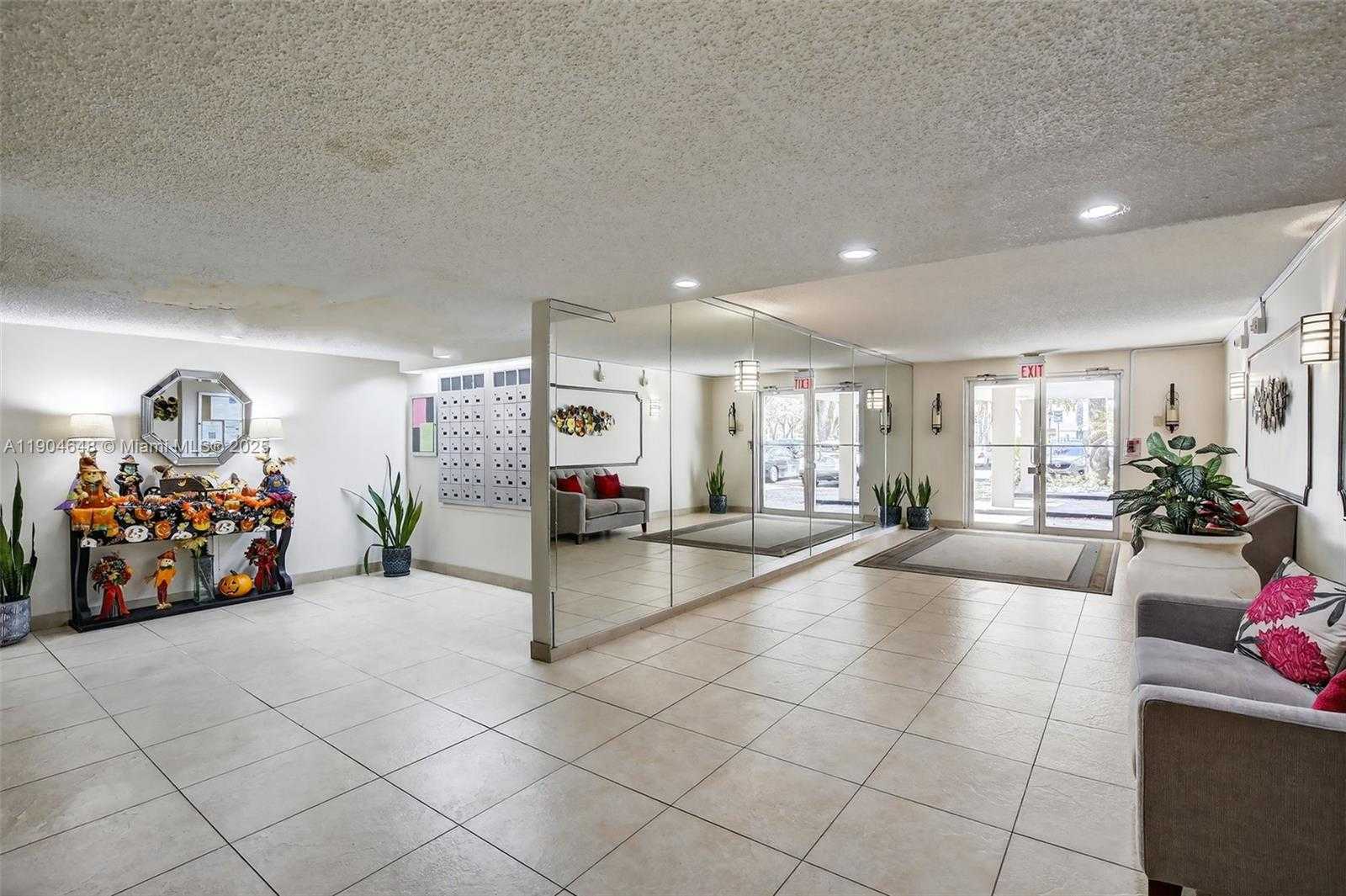 Small Image of 6500 CYPRESS RD #410, Plantation Number 23