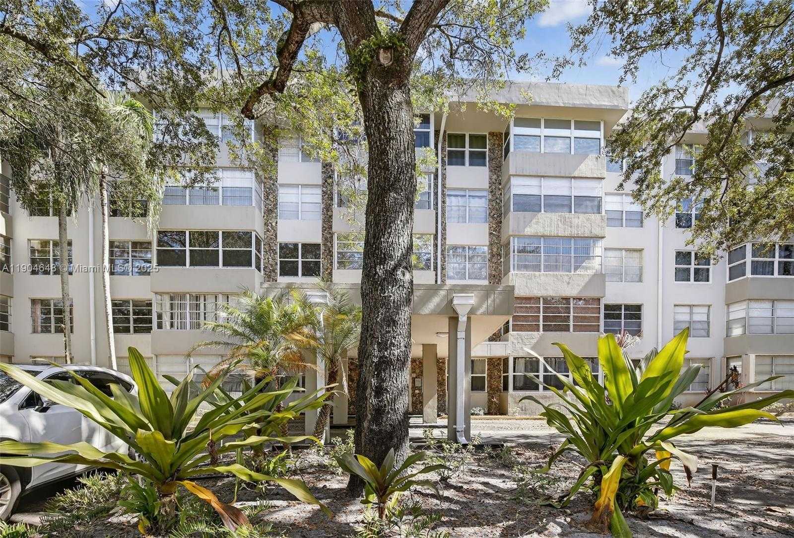 Small Image of 6500 CYPRESS RD #410, Plantation Number 27