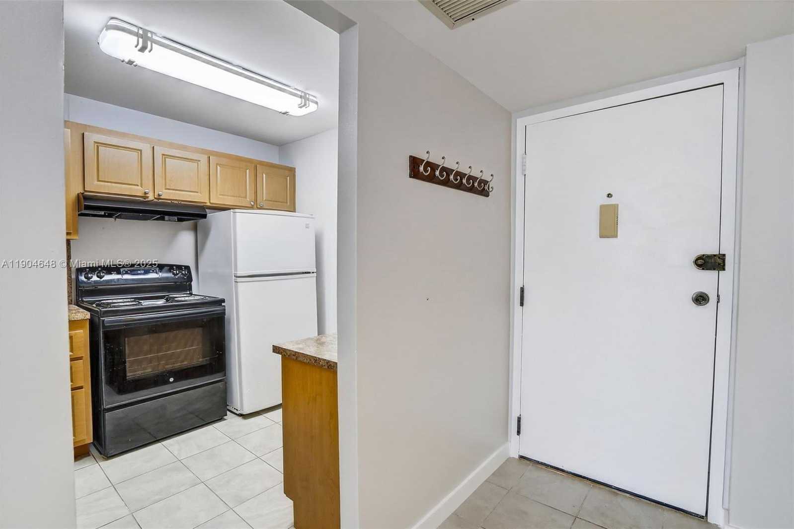 Small Image of 6500 CYPRESS RD #410, Plantation Number 3