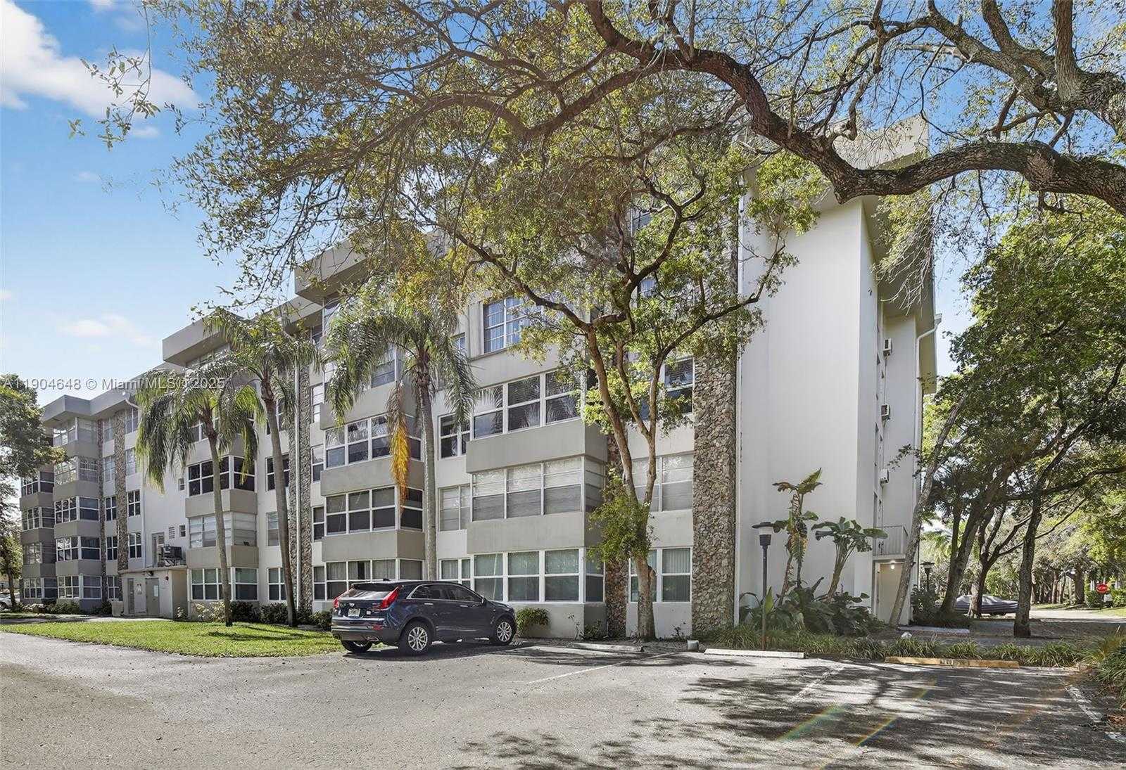 Small Image of 6500 CYPRESS RD #410, Plantation Number 30