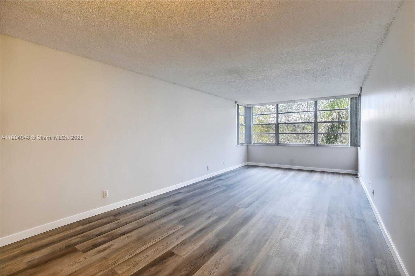 Small Image of 6500 CYPRESS RD #410, Plantation Number 8