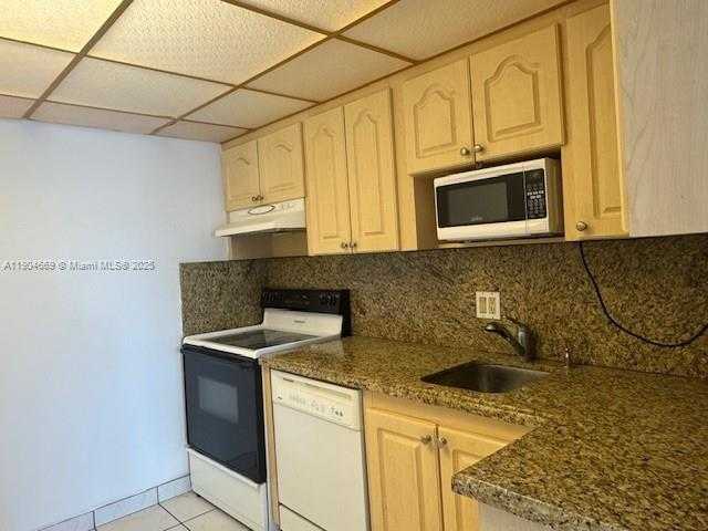 Small Image of 3675 NORTH COUNTRY CLUB DR #210, Aventura Number 11