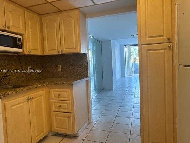 Small Image of 3675 NORTH COUNTRY CLUB DR #210, Aventura Number 13
