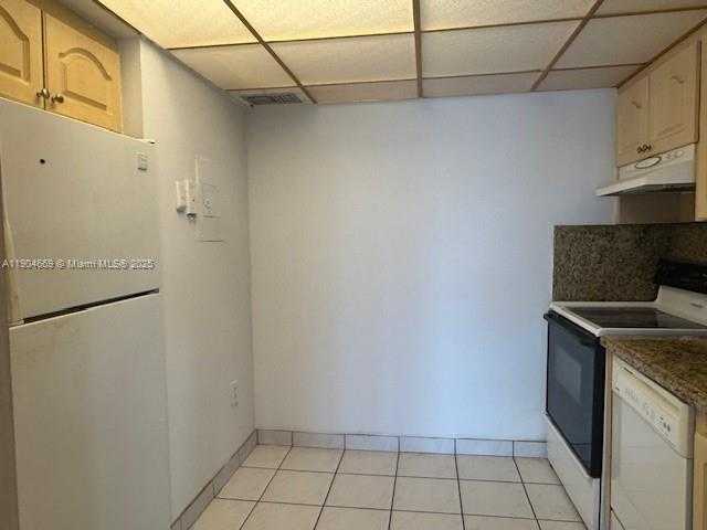 Small Image of 3675 NORTH COUNTRY CLUB DR #210, Aventura Number 14