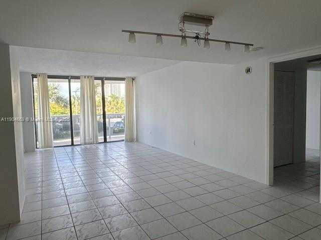 Small Image of 3675 NORTH COUNTRY CLUB DR #210, Aventura Number 26