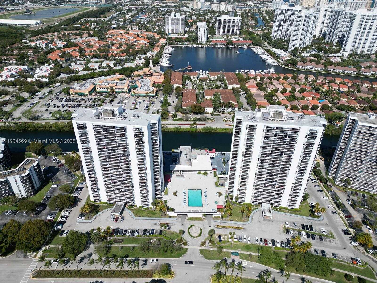 Small Image of 3675 NORTH COUNTRY CLUB DR #210, Aventura Number 5