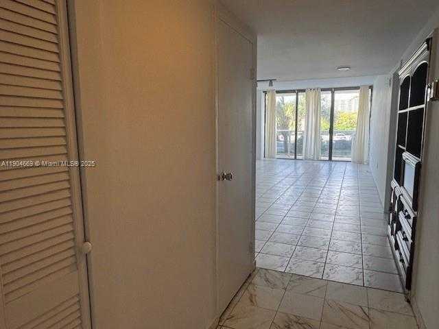 Small Image of 3675 NORTH COUNTRY CLUB DR #210, Aventura Number 6