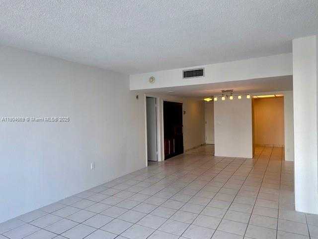 Small Image of 3675 NORTH COUNTRY CLUB DR #210, Aventura Number 9