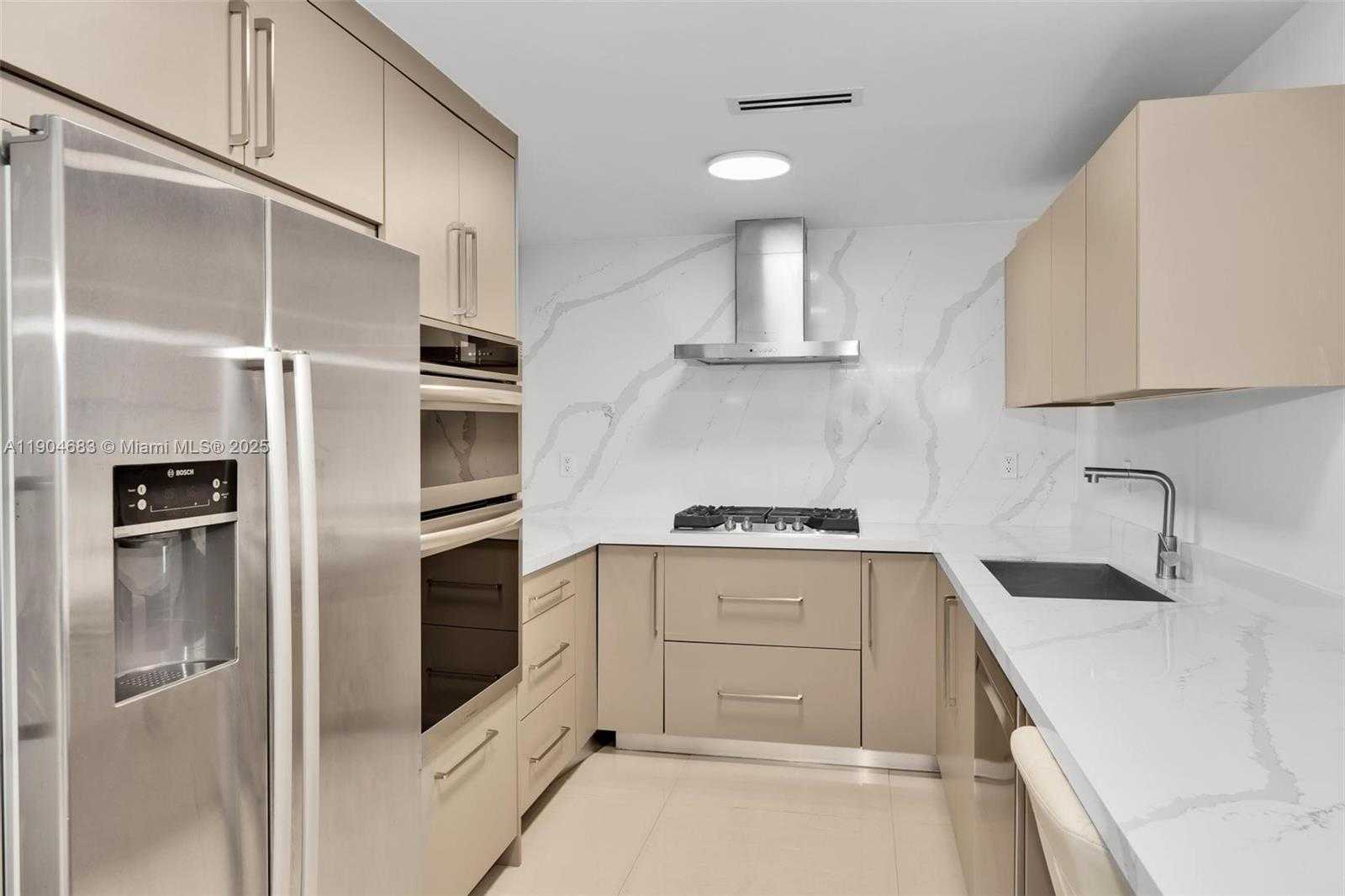 Small Image of 3140 SOUTH OCEAN DR #1011, Hallandale Beach Number 15