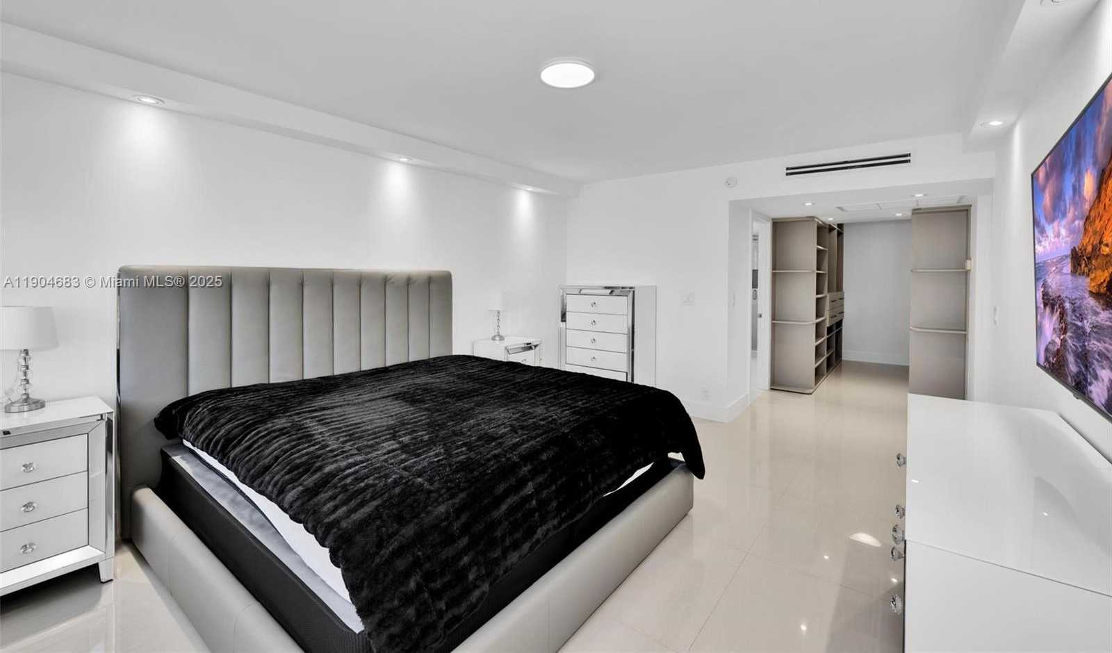 Small Image of 3140 SOUTH OCEAN DR #1011, Hallandale Beach Number 17