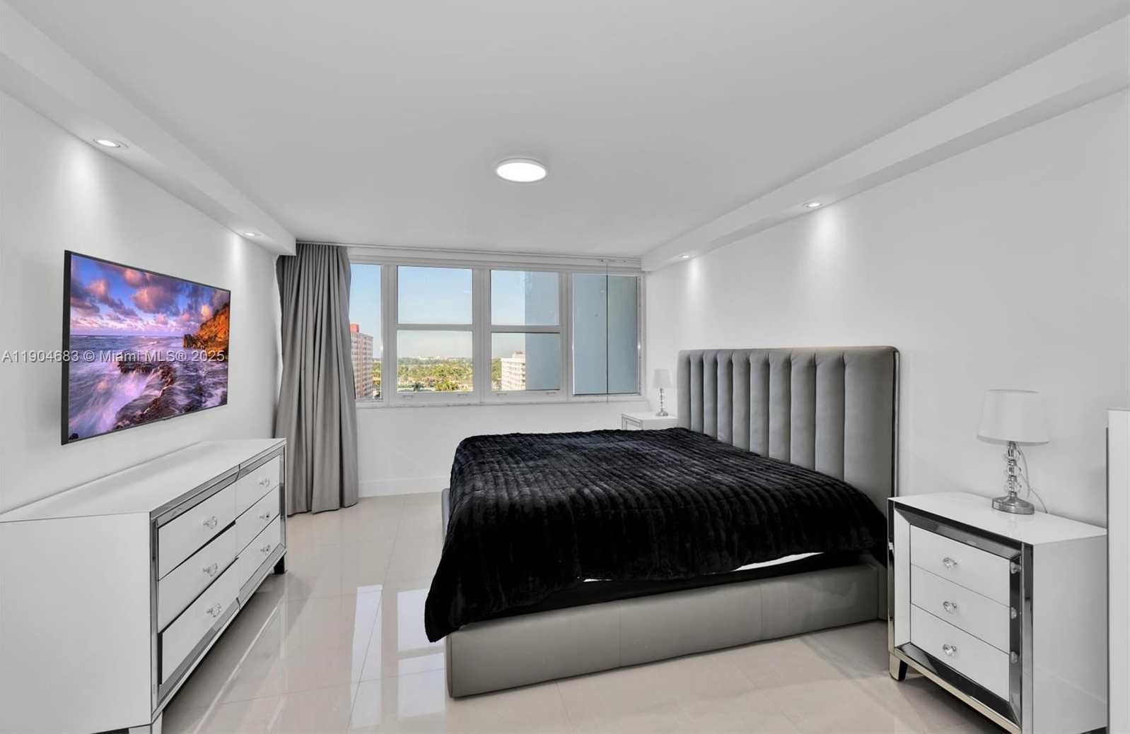 Small Image of 3140 SOUTH OCEAN DR #1011, Hallandale Beach Number 19