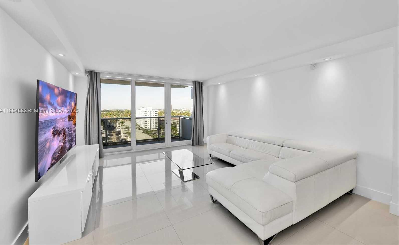 Small Image of 3140 SOUTH OCEAN DR #1011, Hallandale Beach Number 2