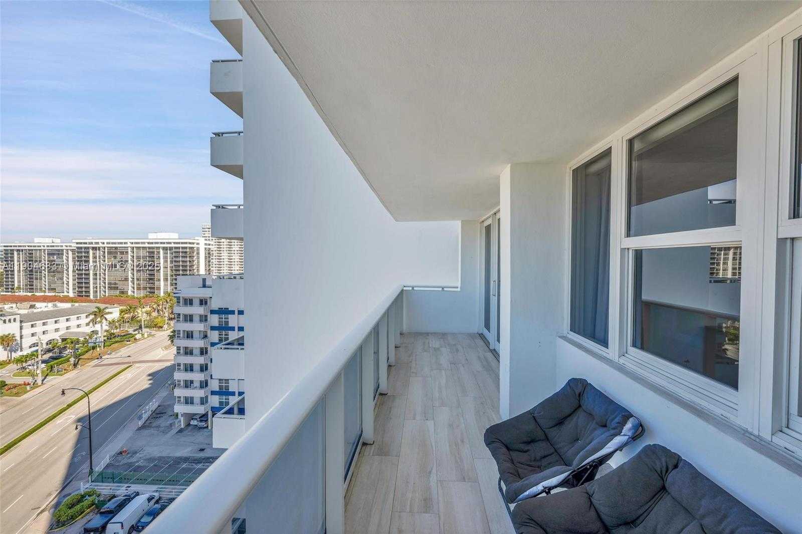 Small Image of 3140 SOUTH OCEAN DR #1011, Hallandale Beach Number 31