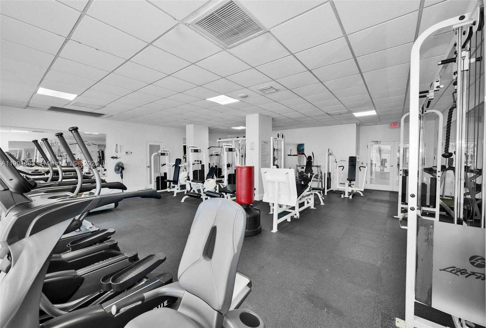 Small Image of 3140 SOUTH OCEAN DR #1011, Hallandale Beach Number 32