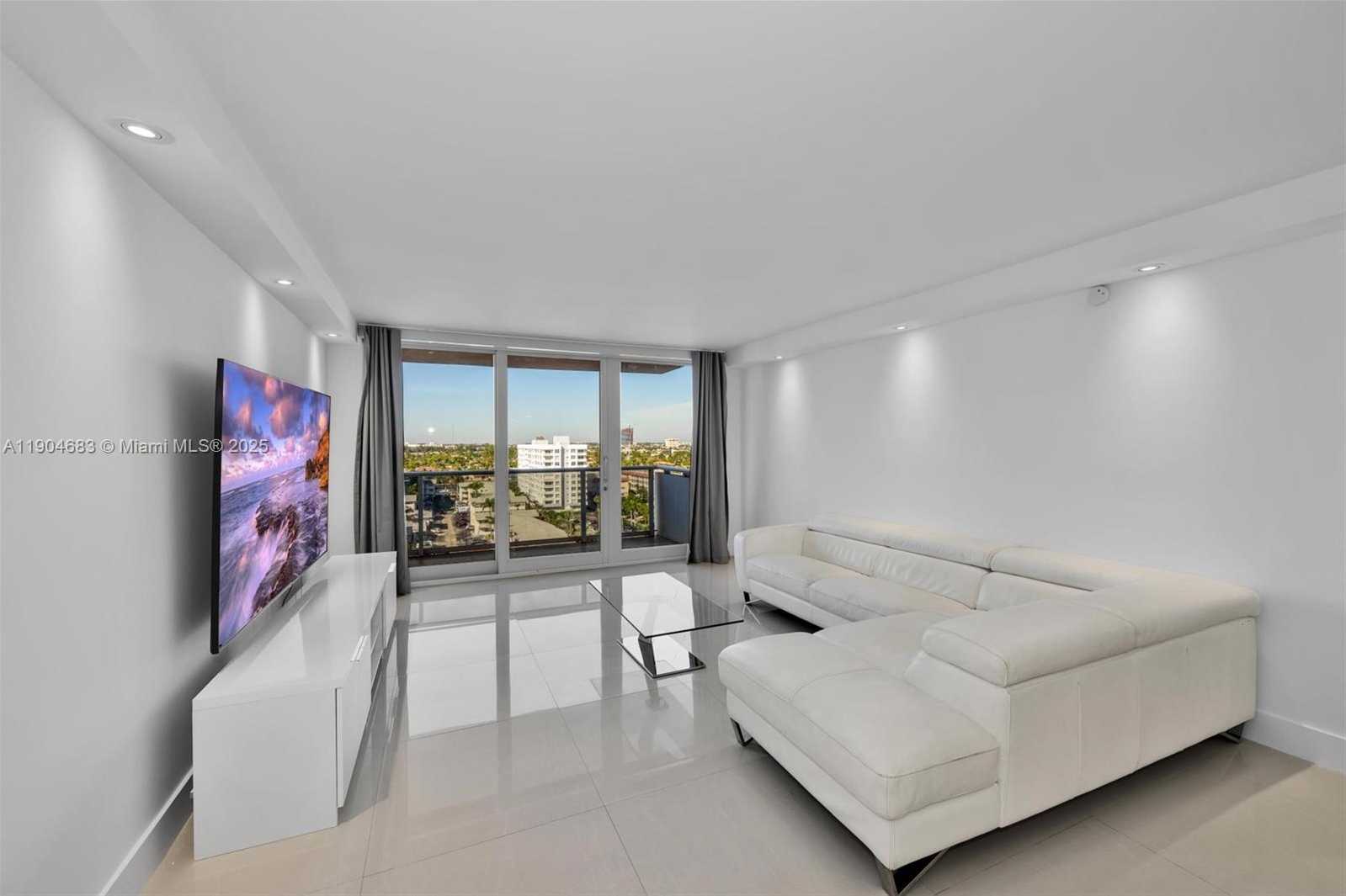 Small Image of 3140 SOUTH OCEAN DR #1011, Hallandale Beach Number 4