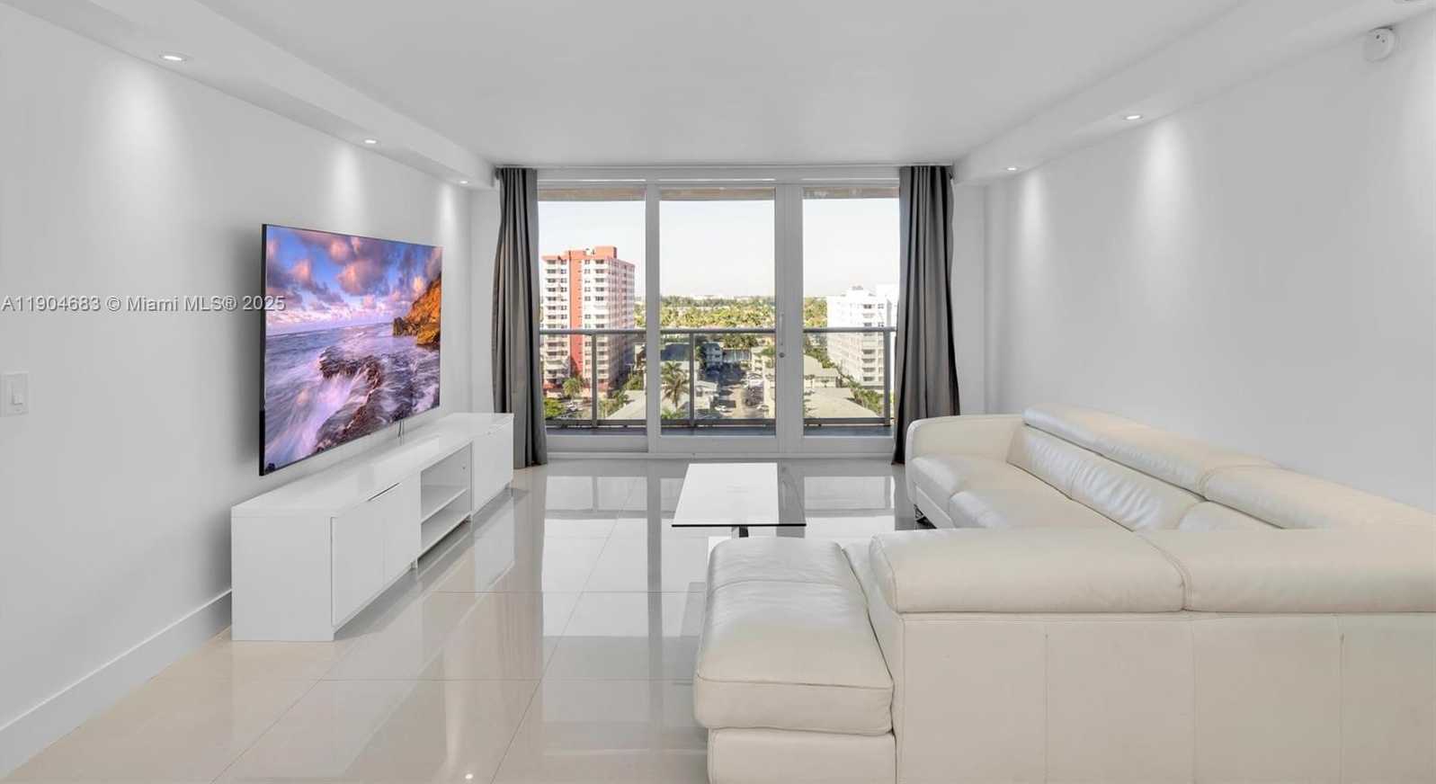 Small Image of 3140 SOUTH OCEAN DR #1011, Hallandale Beach Number 6