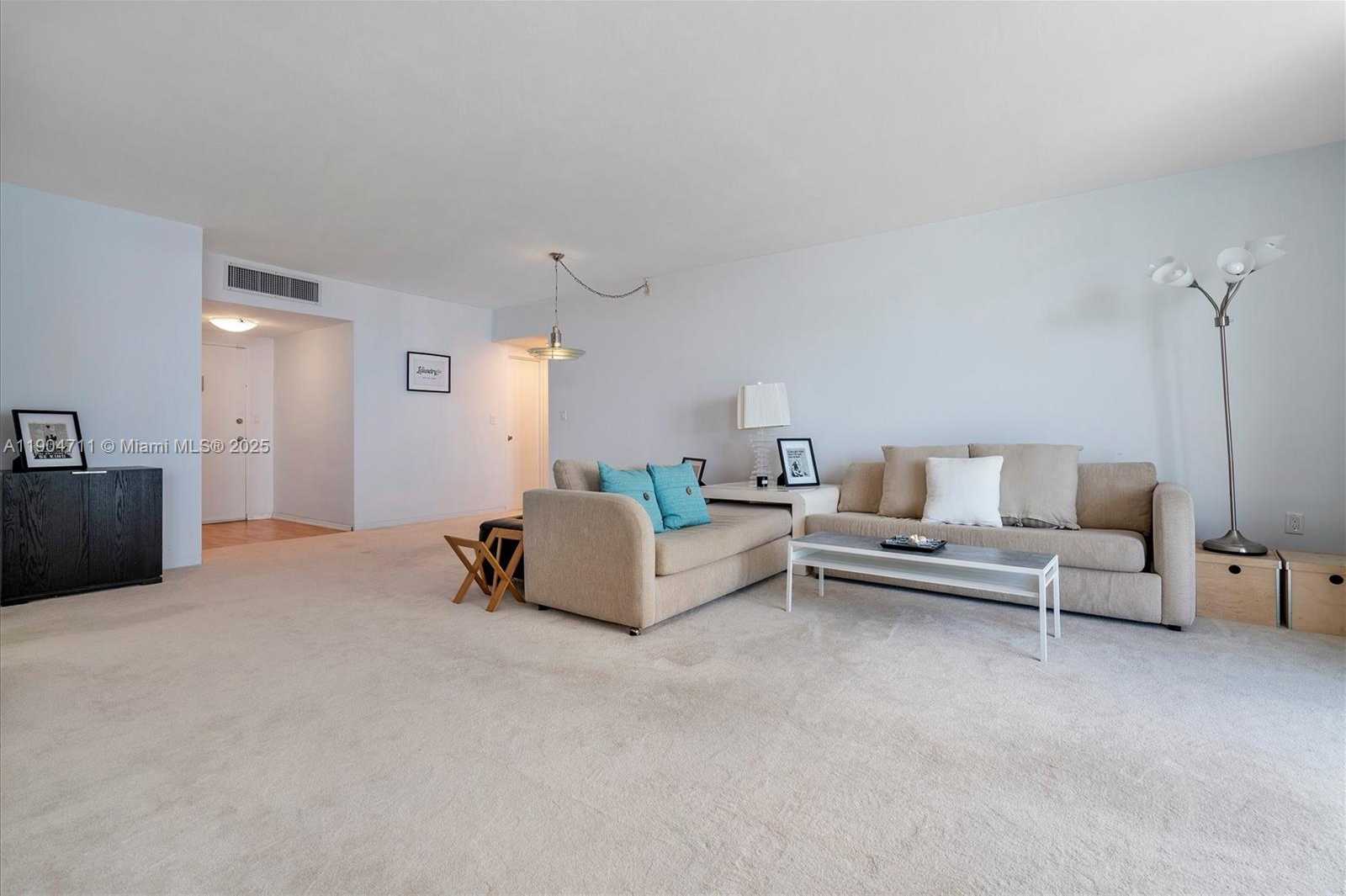 Small Image of 5001 COLLINS AVE #11F, Miami Beach Number 14