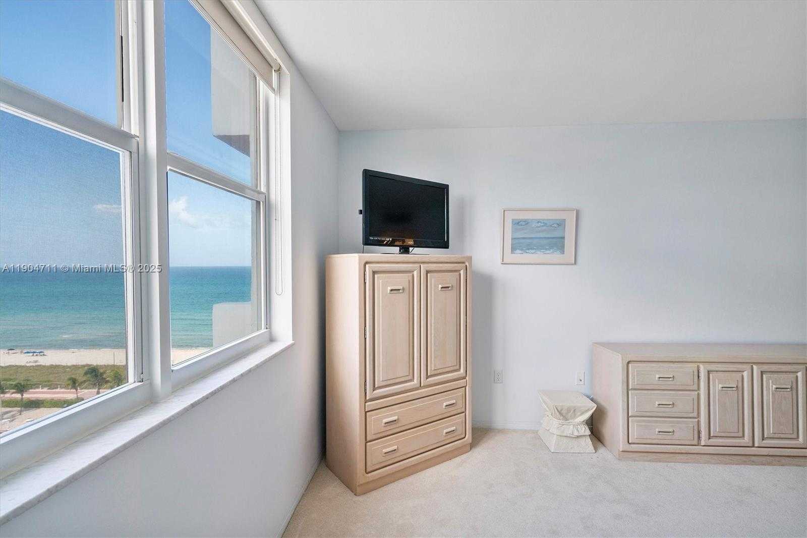 Small Image of 5001 COLLINS AVE #11F, Miami Beach Number 19