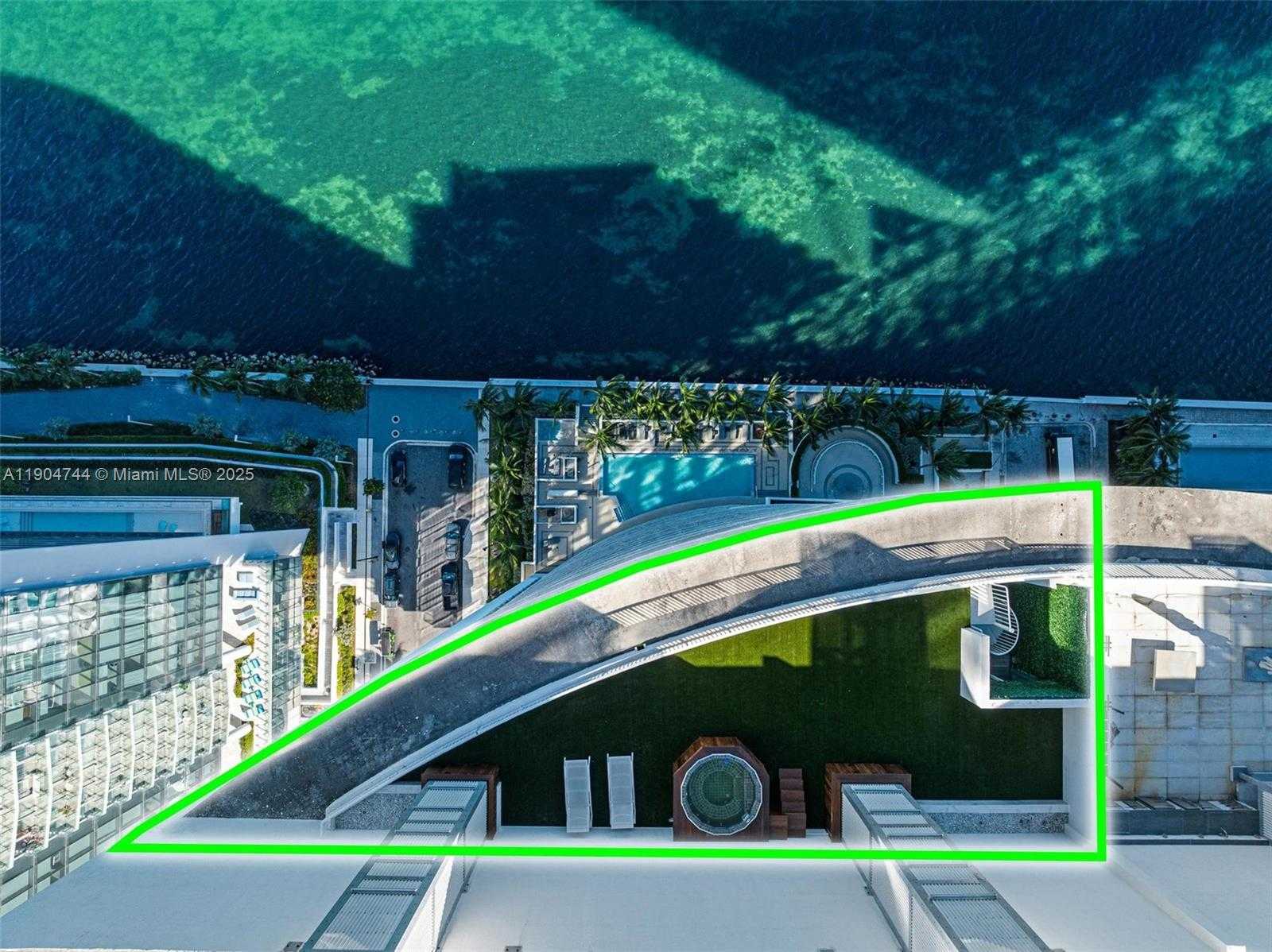 Small Image of 665 NORTH EAST 25TH ST #PHII02, Miami Number 18