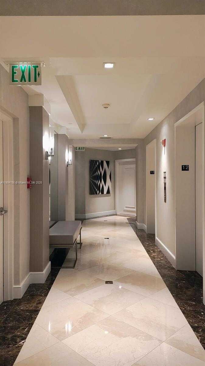 Small Image of 21150 POINT PL #1202, Aventura Number 11