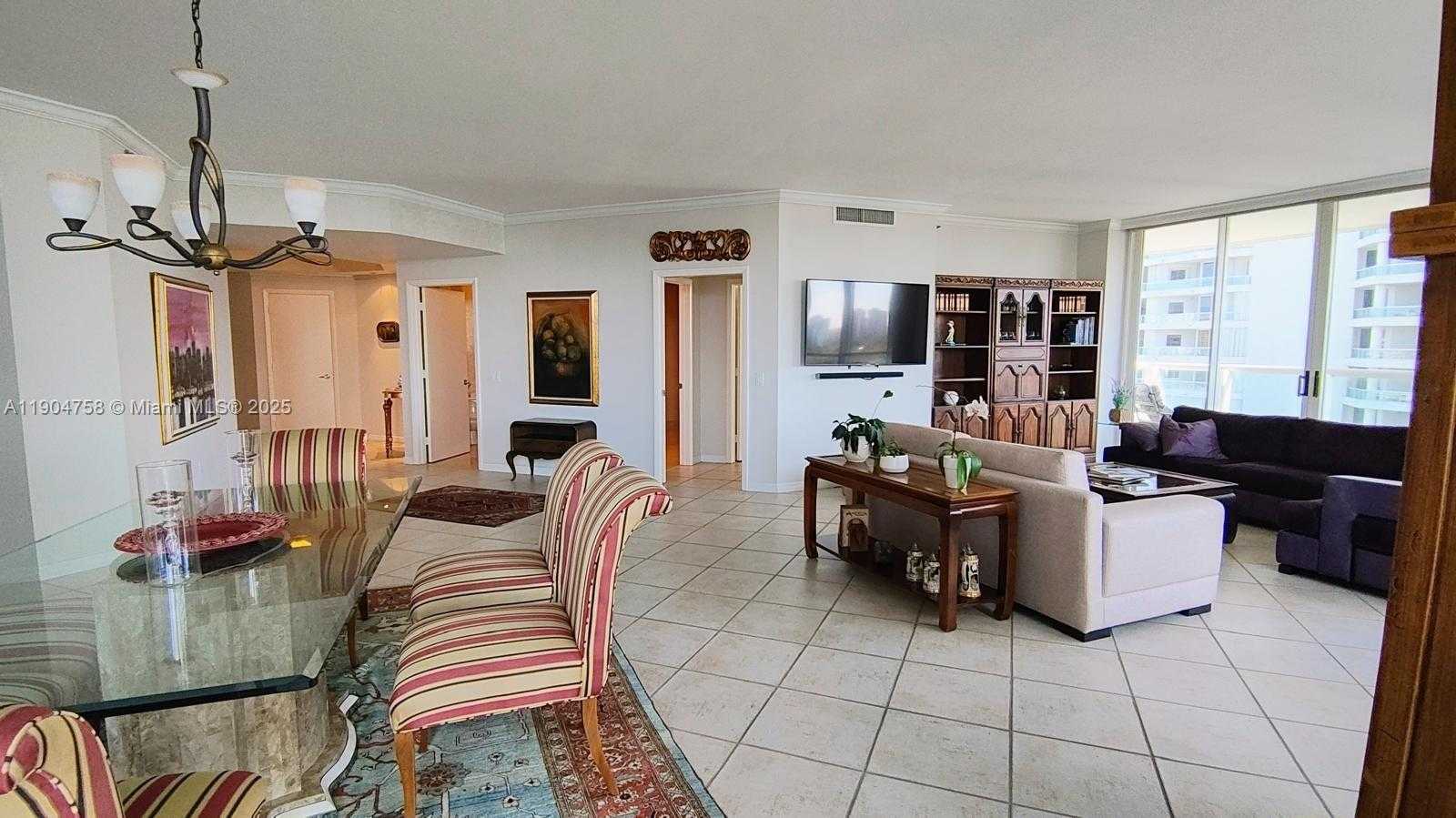 Small Image of 21150 POINT PL #1202, Aventura Number 16