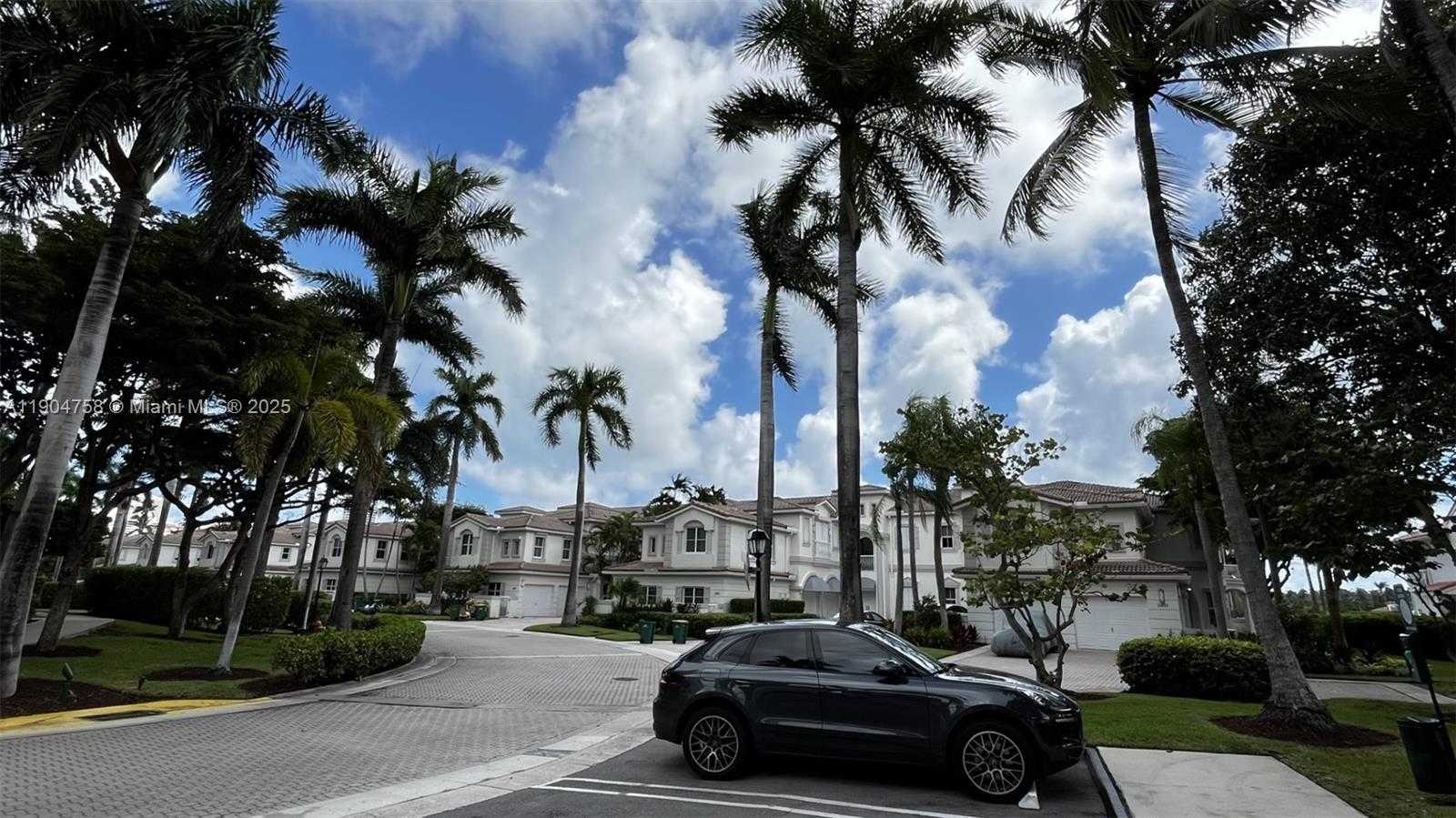 Small Image of 21150 POINT PL #1202, Aventura Number 4