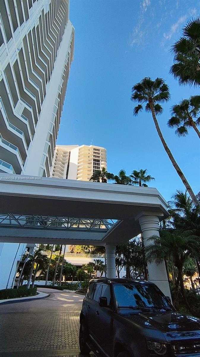 Small Image of 21150 POINT PL #1202, Aventura Number 5