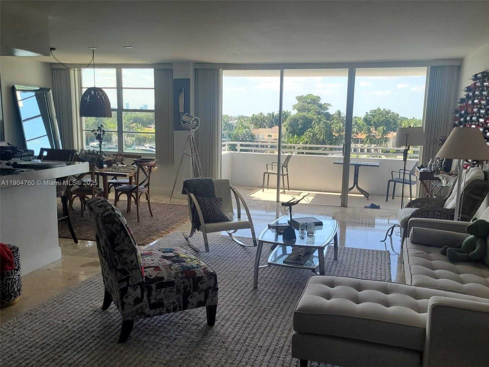 Small Image of 5700 COLLINS AVE #5L, Miami Beach Number 10