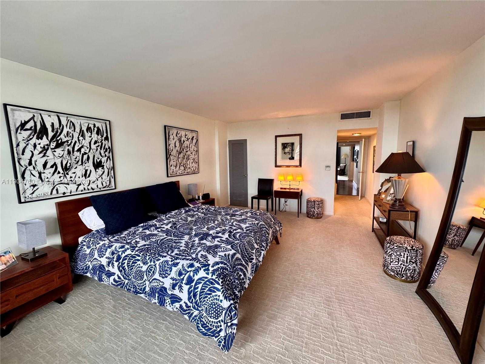 Small Image of 5700 COLLINS AVE #5L, Miami Beach Number 14