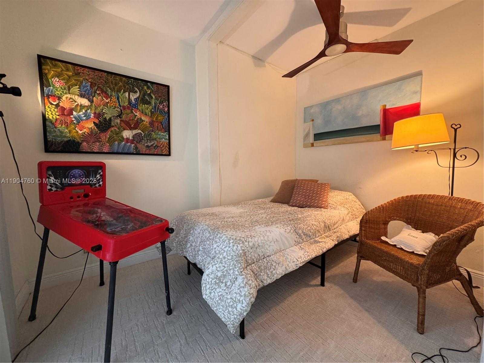 Small Image of 5700 COLLINS AVE #5L, Miami Beach Number 17