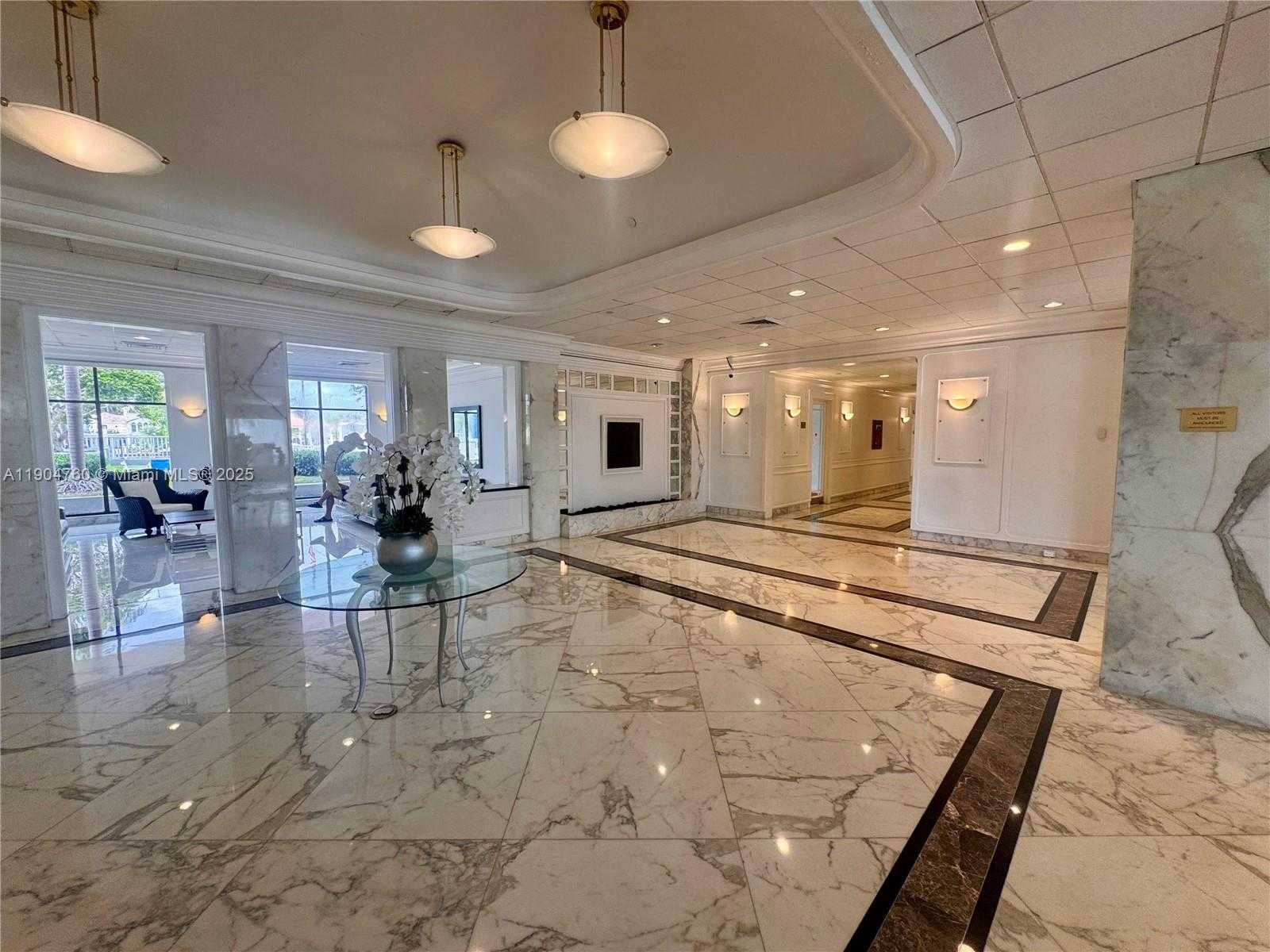 Small Image of 5700 COLLINS AVE #5L, Miami Beach Number 21