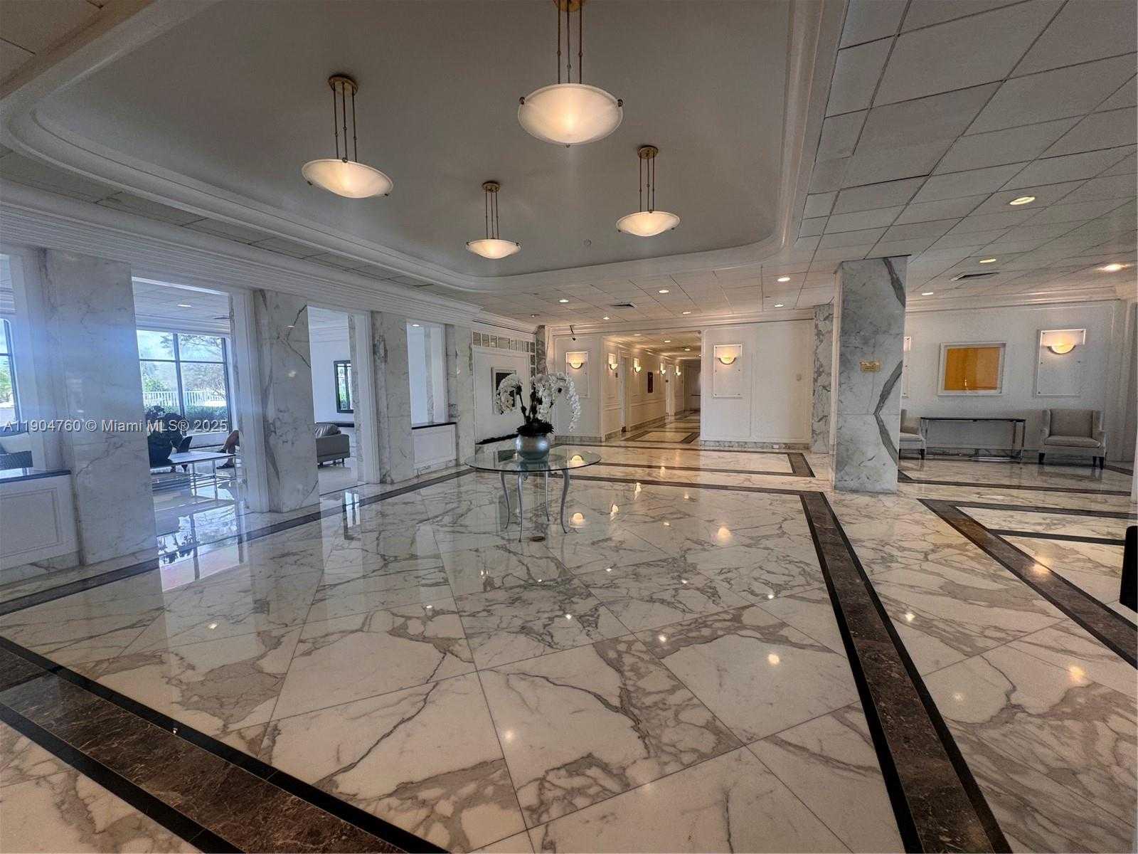 Small Image of 5700 COLLINS AVE #5L, Miami Beach Number 23