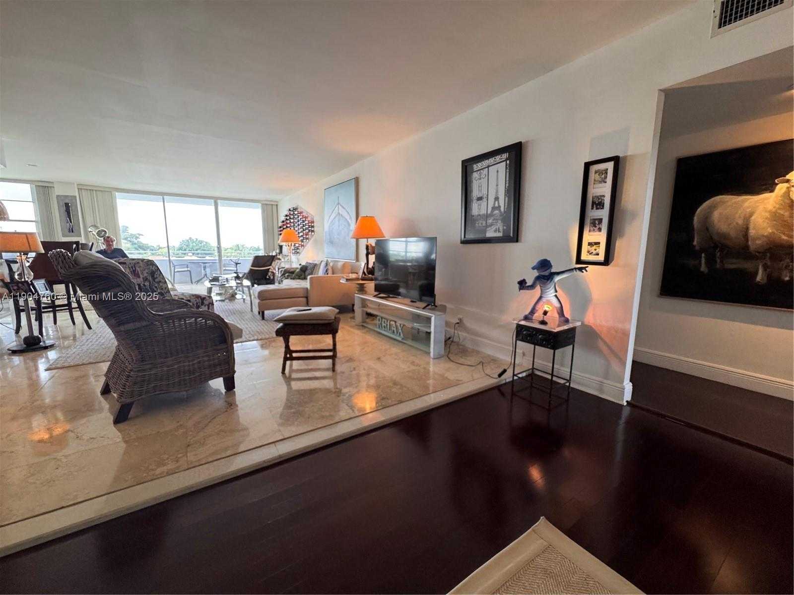Small Image of 5700 COLLINS AVE #5L, Miami Beach Number 8
