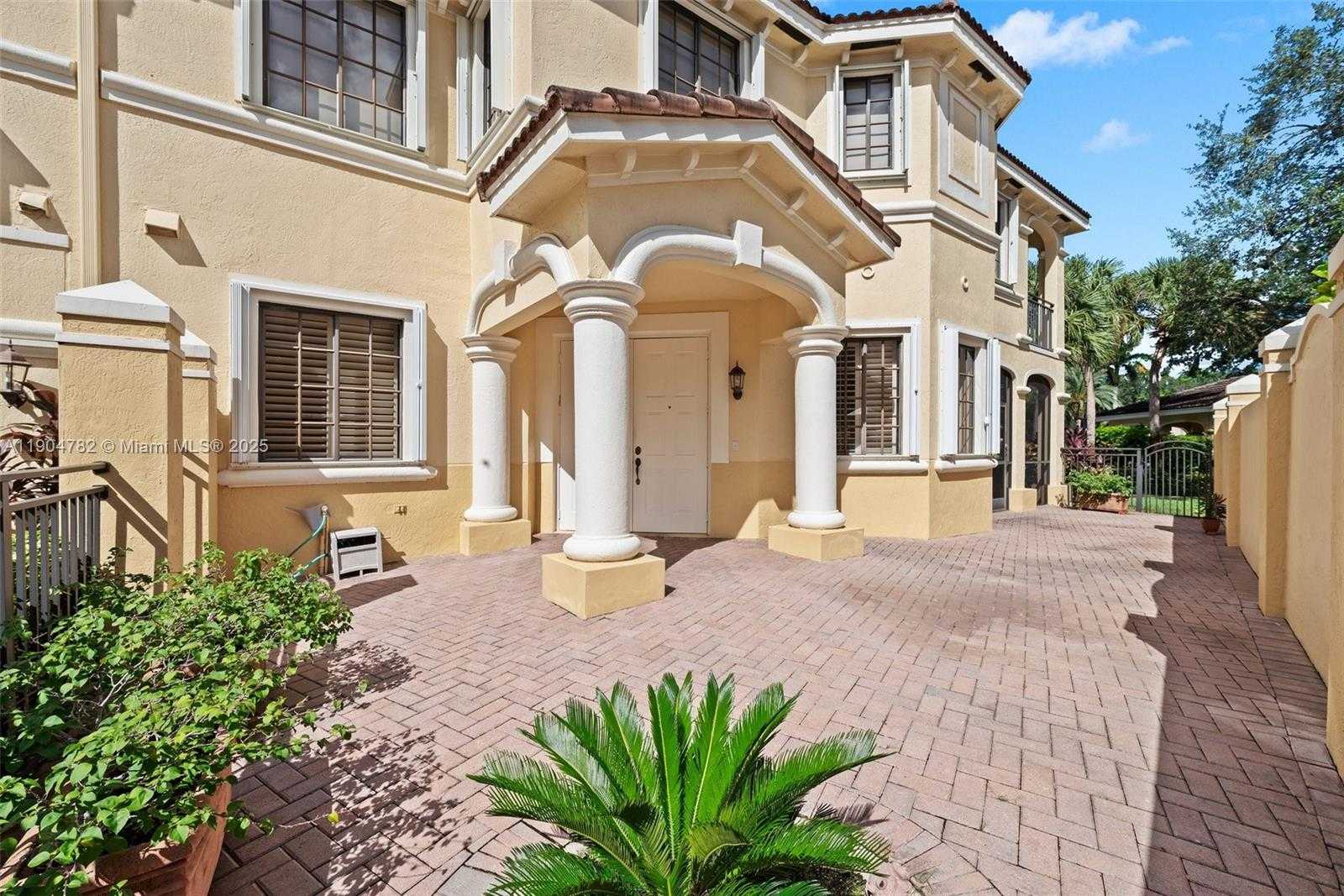 Small Image of 1634 PASSION VINE CIR #31-2, Weston Number 1