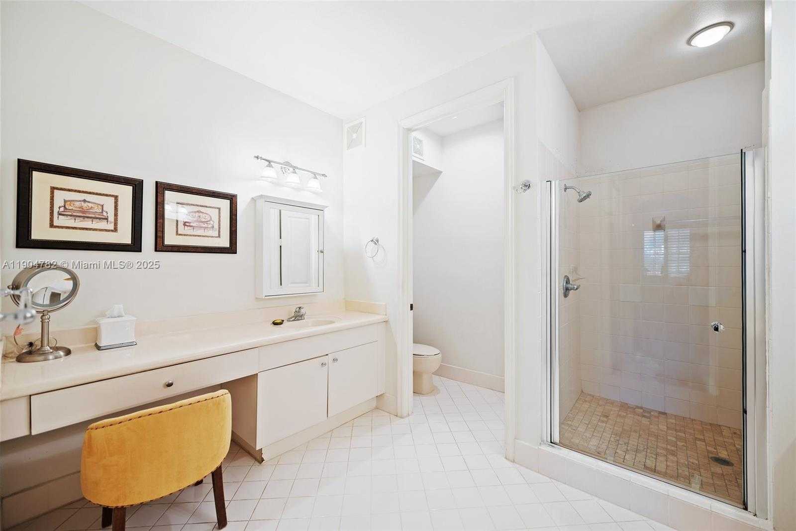 Small Image of 1634 PASSION VINE CIR #31-2, Weston Number 14