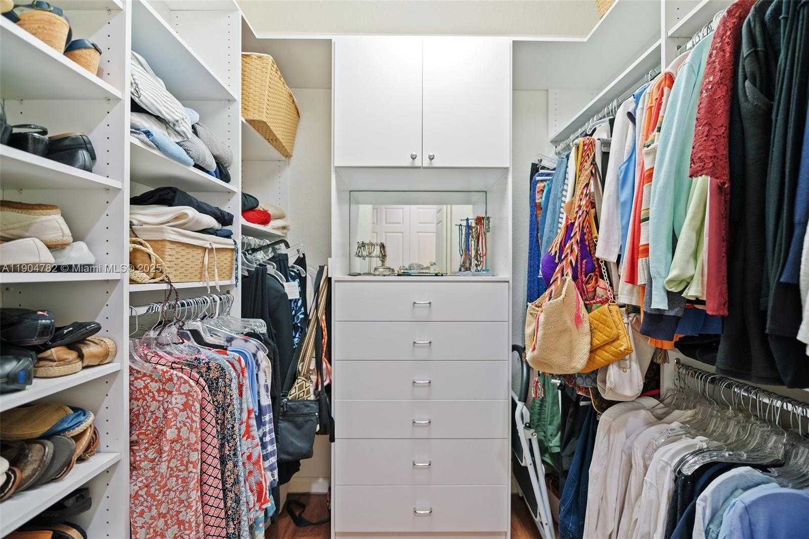 Small Image of 1634 PASSION VINE CIR #31-2, Weston Number 17