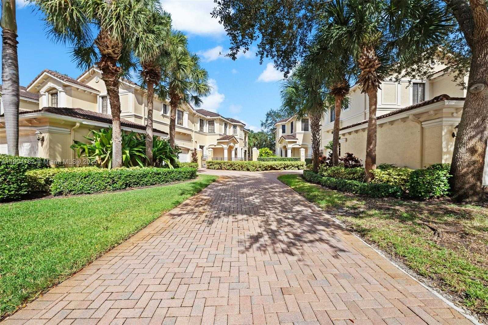 Small Image of 1634 PASSION VINE CIR #31-2, Weston Number 2