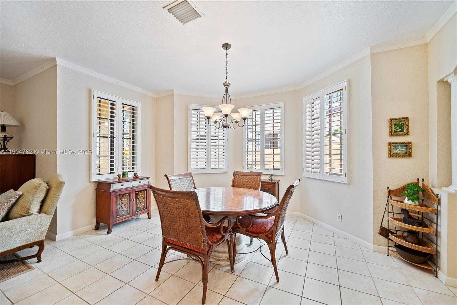 Small Image of 1634 PASSION VINE CIR #31-2, Weston Number 5