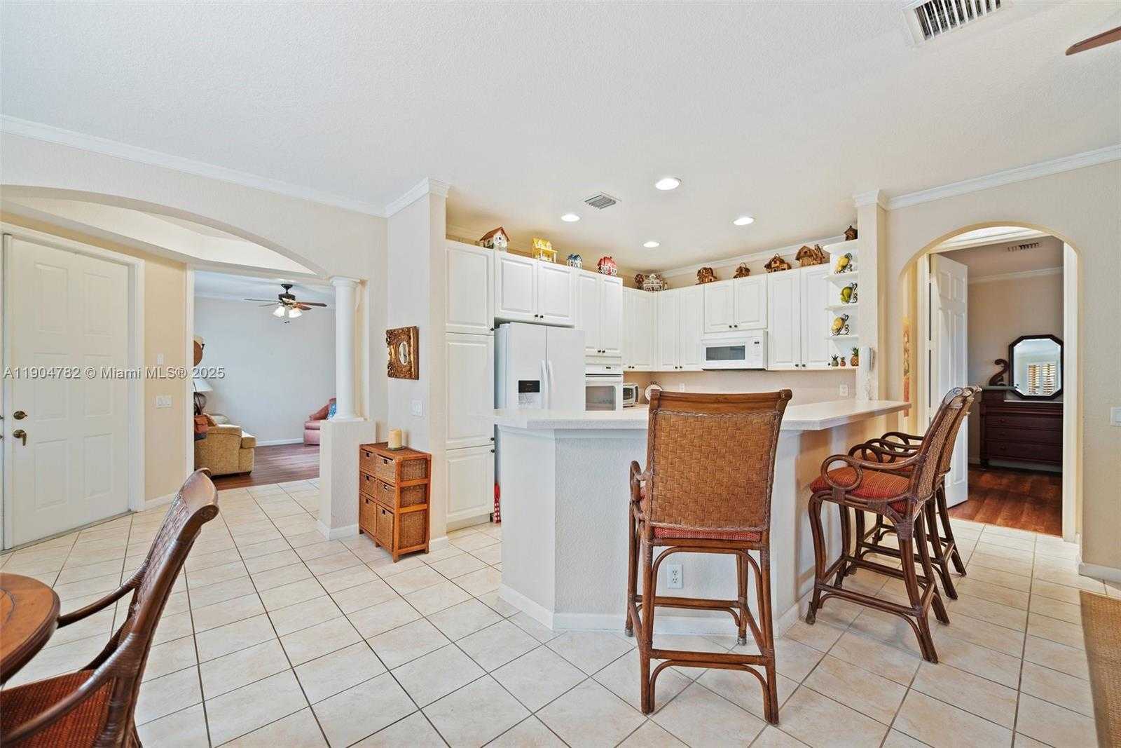 Small Image of 1634 PASSION VINE CIR #31-2, Weston Number 9