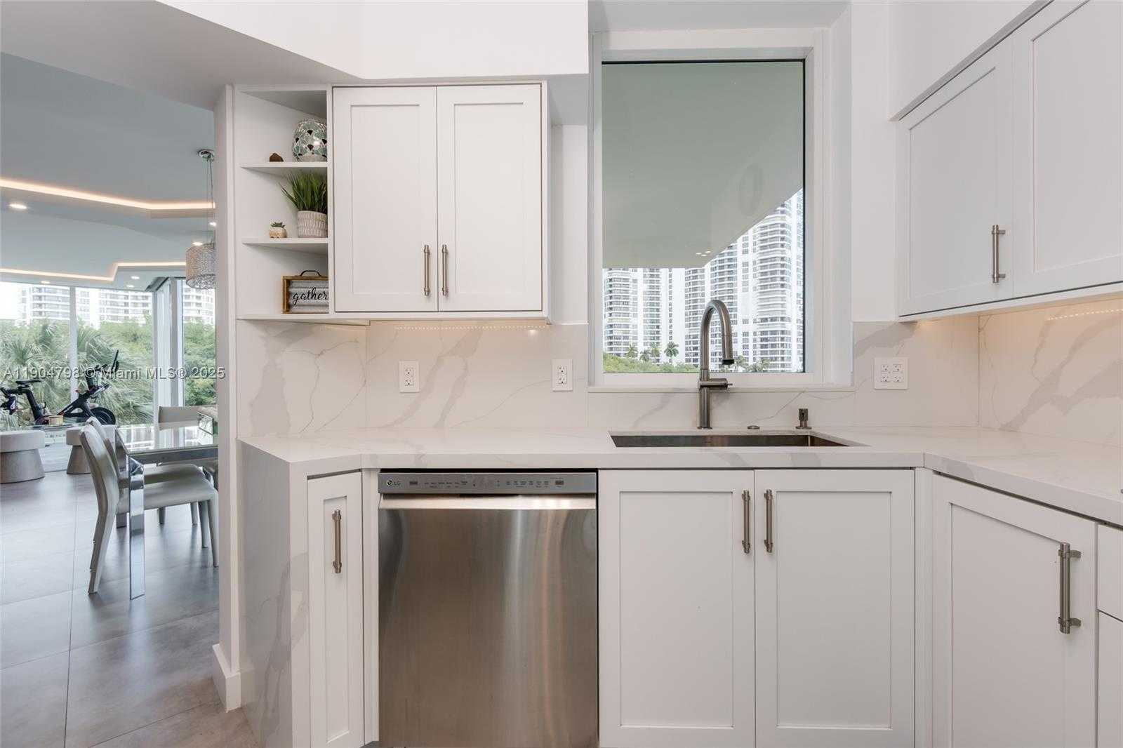 Small Image of 3370 HIDDEN BAY DR #303, Aventura Number 17