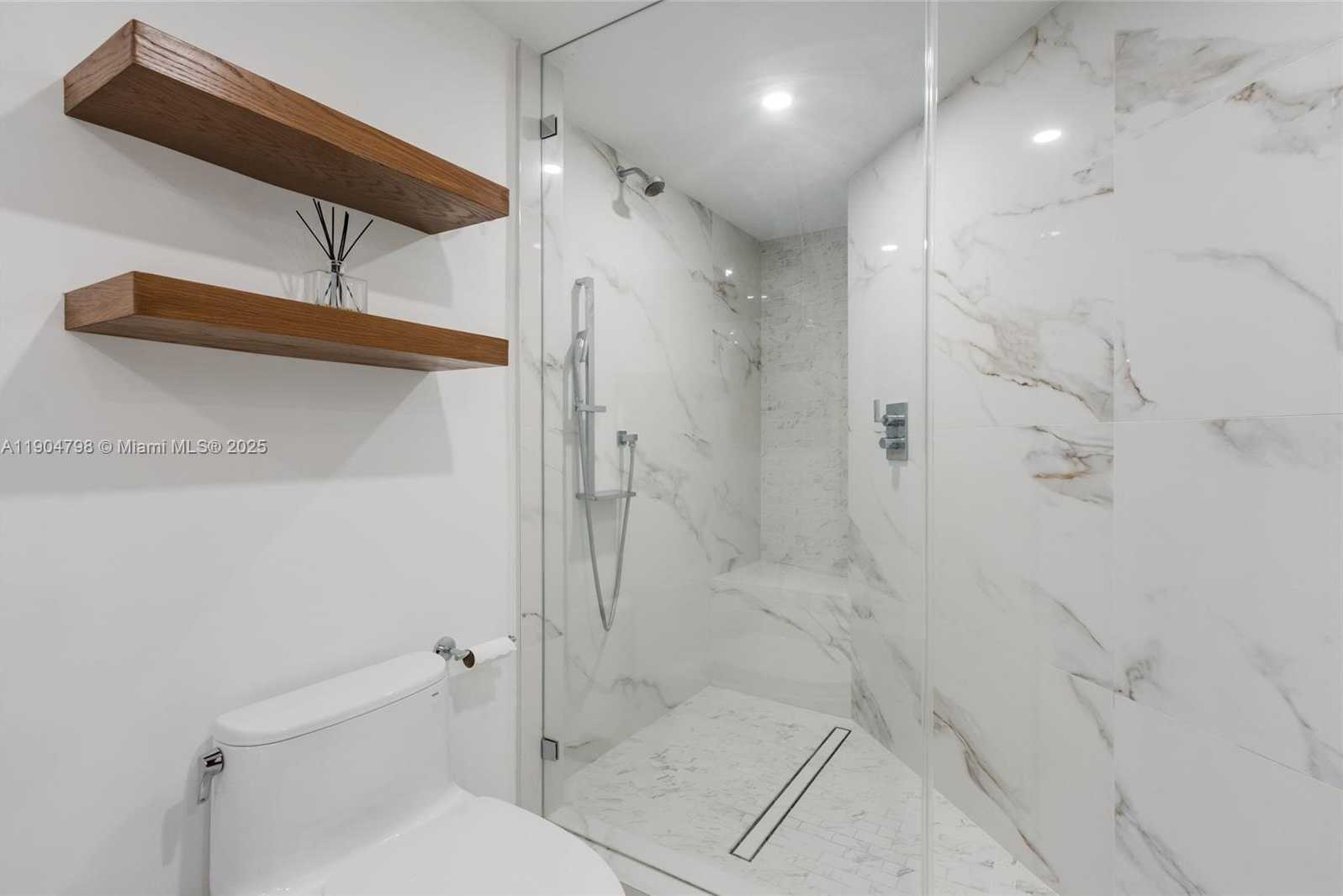 Small Image of 3370 HIDDEN BAY DR #303, Aventura Number 30