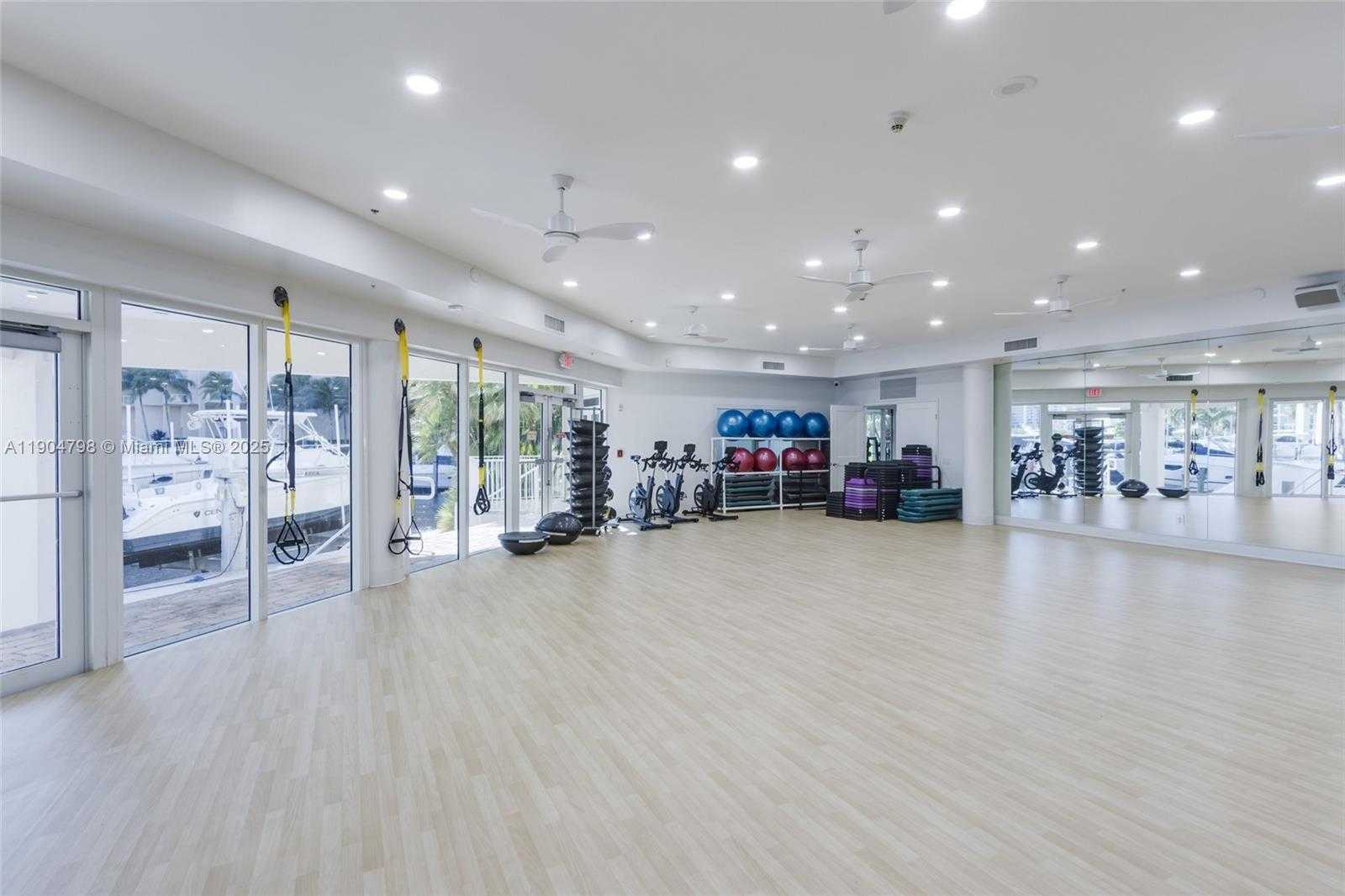 Small Image of 3370 HIDDEN BAY DR #303, Aventura Number 43