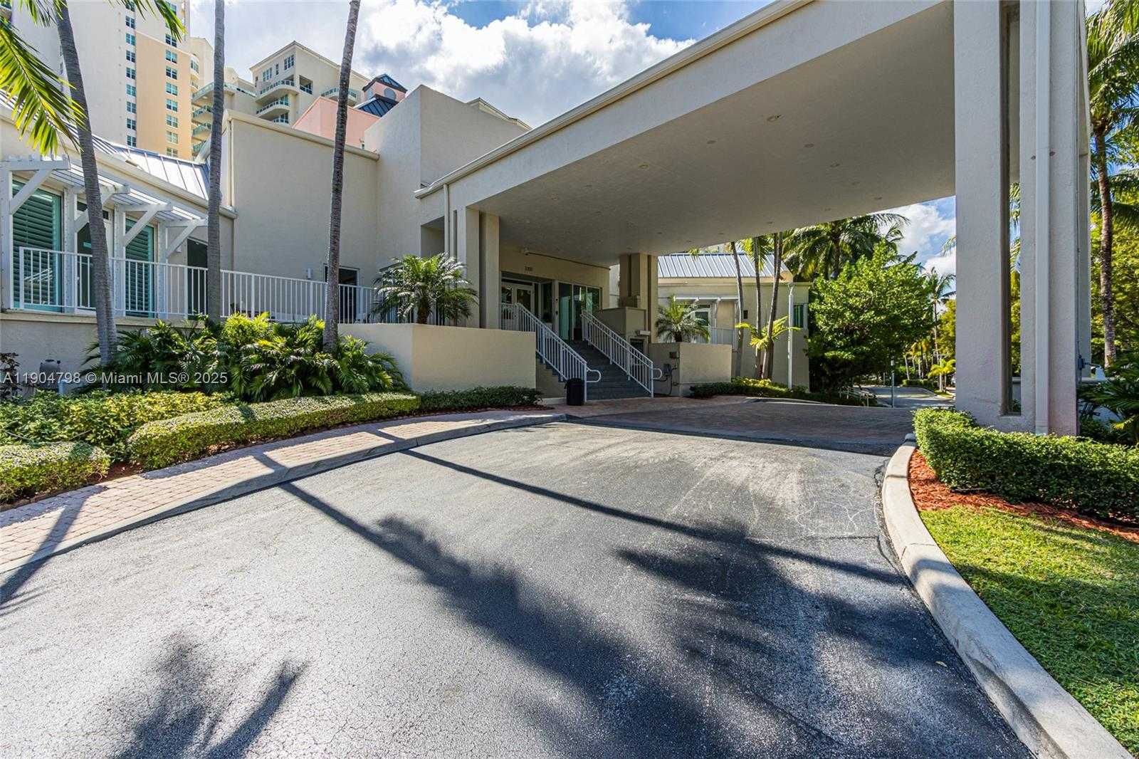 Small Image of 3370 HIDDEN BAY DR #303, Aventura Number 51